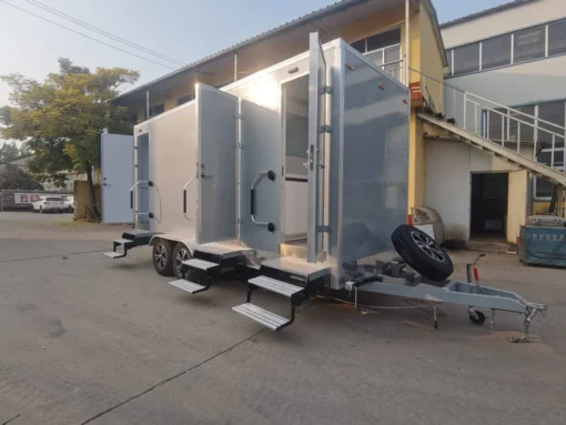 3 Station Restroom Trailer With AC Heating Function and Water Heater