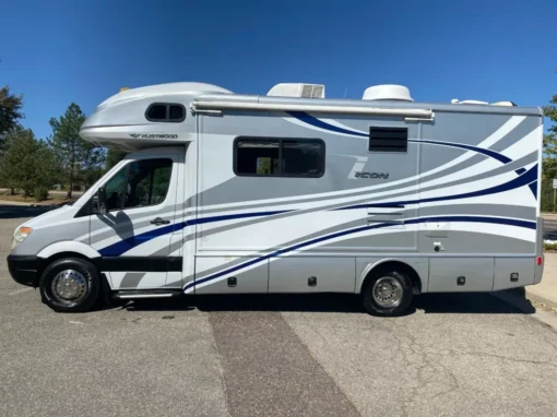 2009 Fleetwood Icon 24D – Class C Motorhome