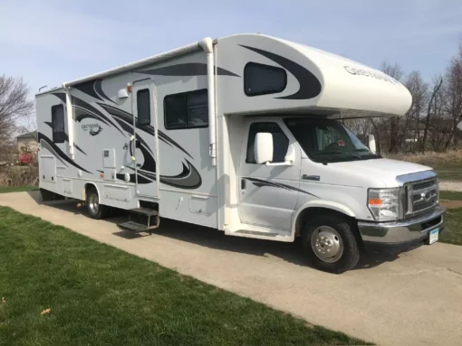 2013 Jayco Greyhawk 31DS - 32ft Class C Motorhome  - Image 10