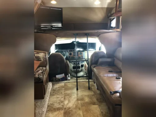 2013 Jayco Greyhawk 31DS - 32ft Class C Motorhome  - Image 11